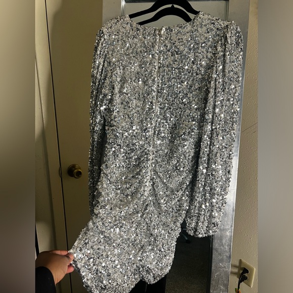 SPARKLY SILVER LOW V-NECK DRESS | SIZE MEDIUM - Picture 5 of 6